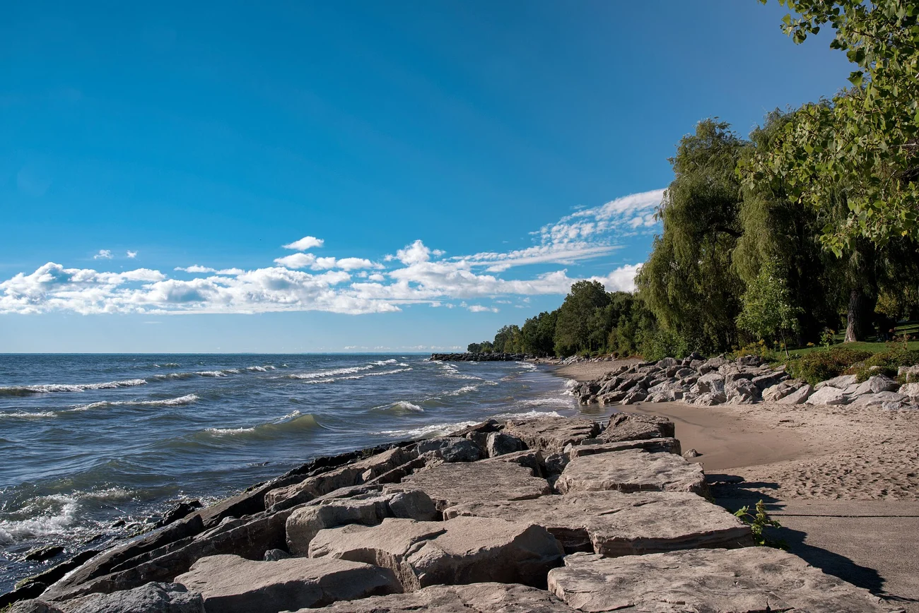 The Niagara day from Maple