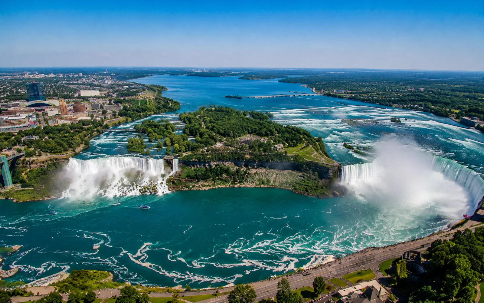 The Best Time of Day (and Year) to See Niagara Falls